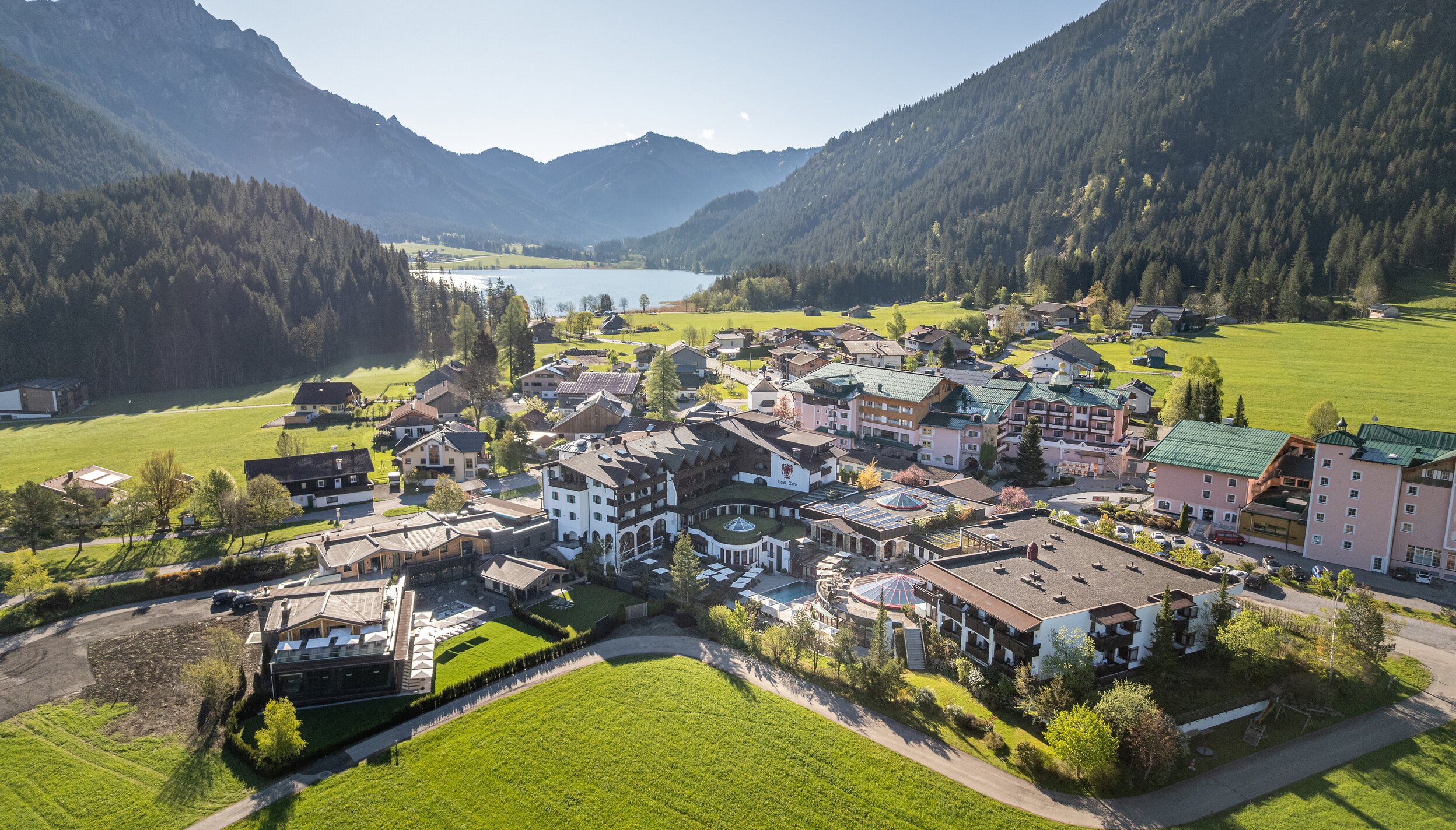 Hotel Tyrol am Haldensee aus der Vogelperspektive