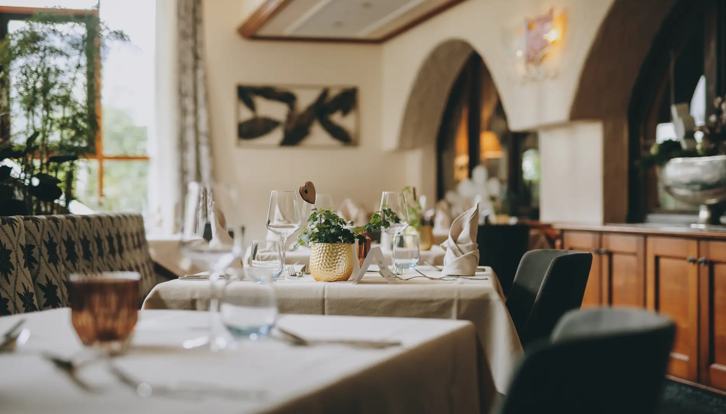 Gedeckter Tisch im Restaurant Hotel Tyrol am Haldensee