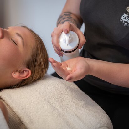 Wellnessanwendung im Hotel Tyrol am Haldensee