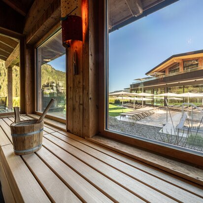 Aussensauna im Hotel Tyrol mit Blick auf Liegewiese