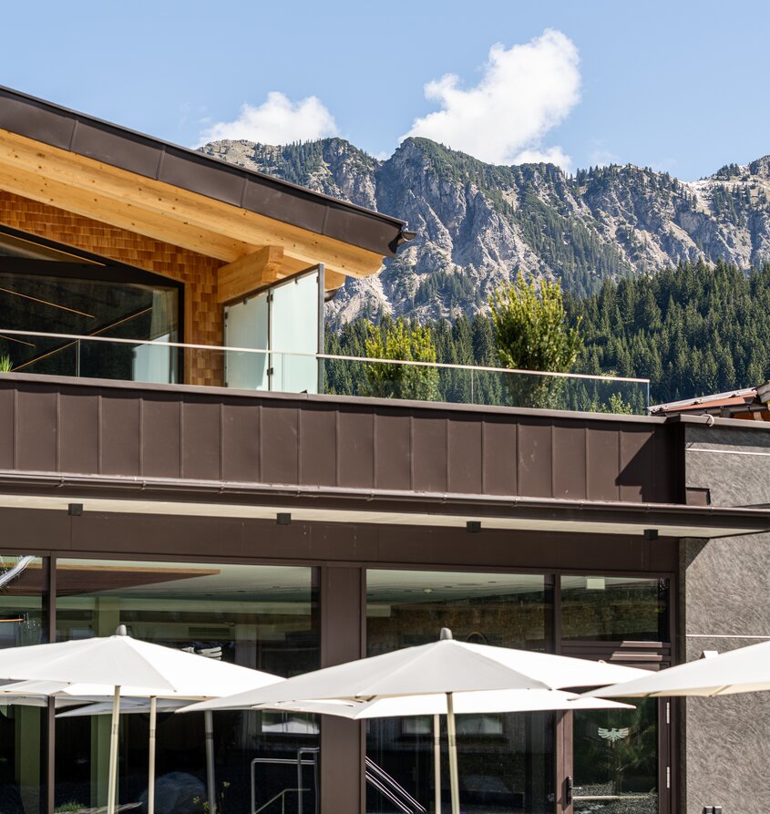 Hotel Tyrol at at Haldensee with mountain panorama